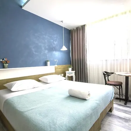Urban Casa de hóspedes 4*
