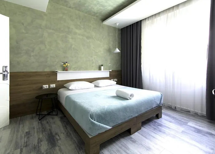 ゲストハウス Urban 4*